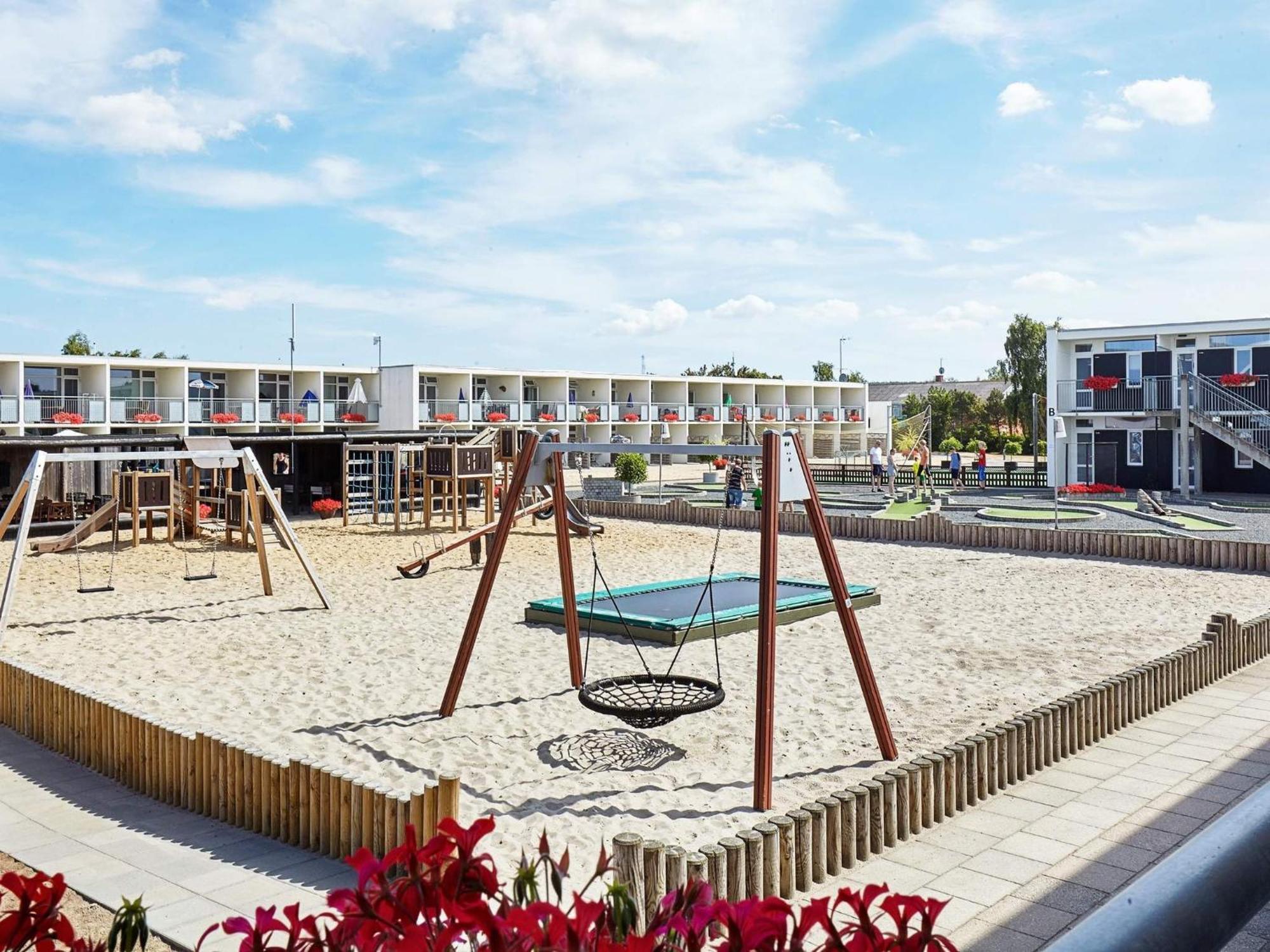 6 Person Holiday Home On A Holiday Park In Glesborg ภายนอก รูปภาพ