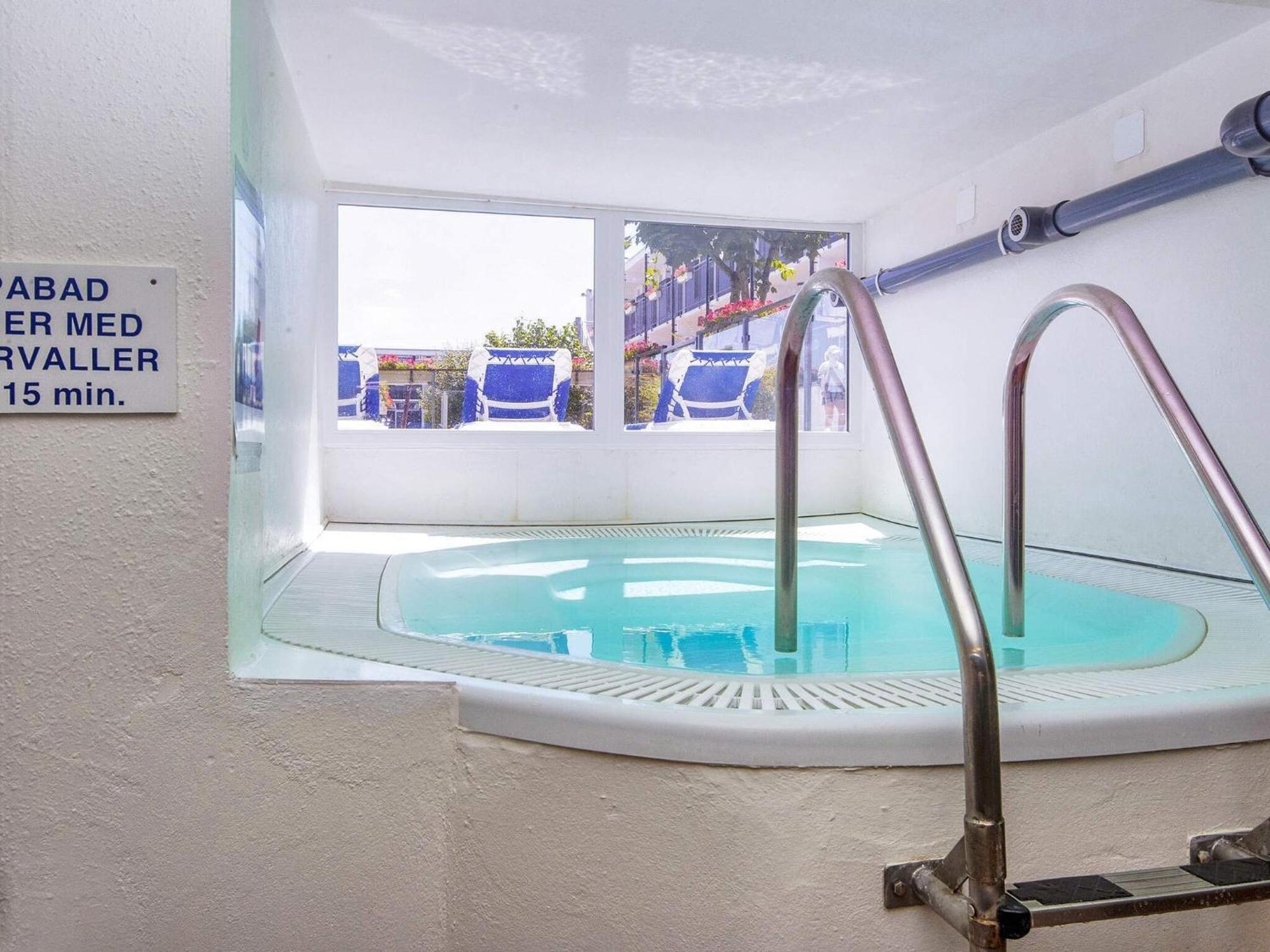 6 Person Holiday Home On A Holiday Park In Glesborg ภายนอก รูปภาพ